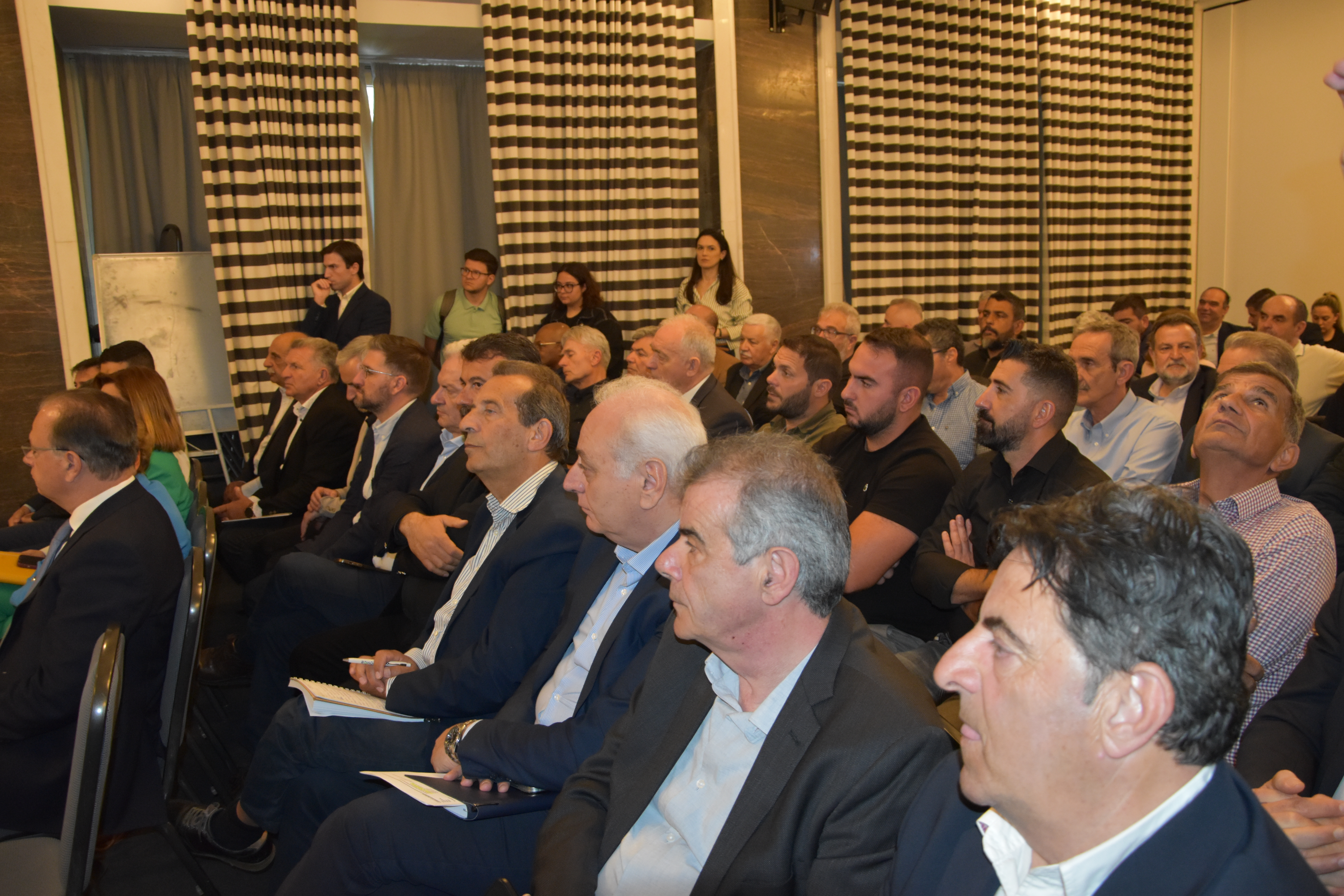 Ευρεία σύσκεψη υπό τον Υπουργό Κλιματικής Κρίσης και Πολιτικής Προστασίας Γιάννη Κεφαλογιάννη για την προετοιμασία της αντιπυρικής περιόδου στην Κρήτη