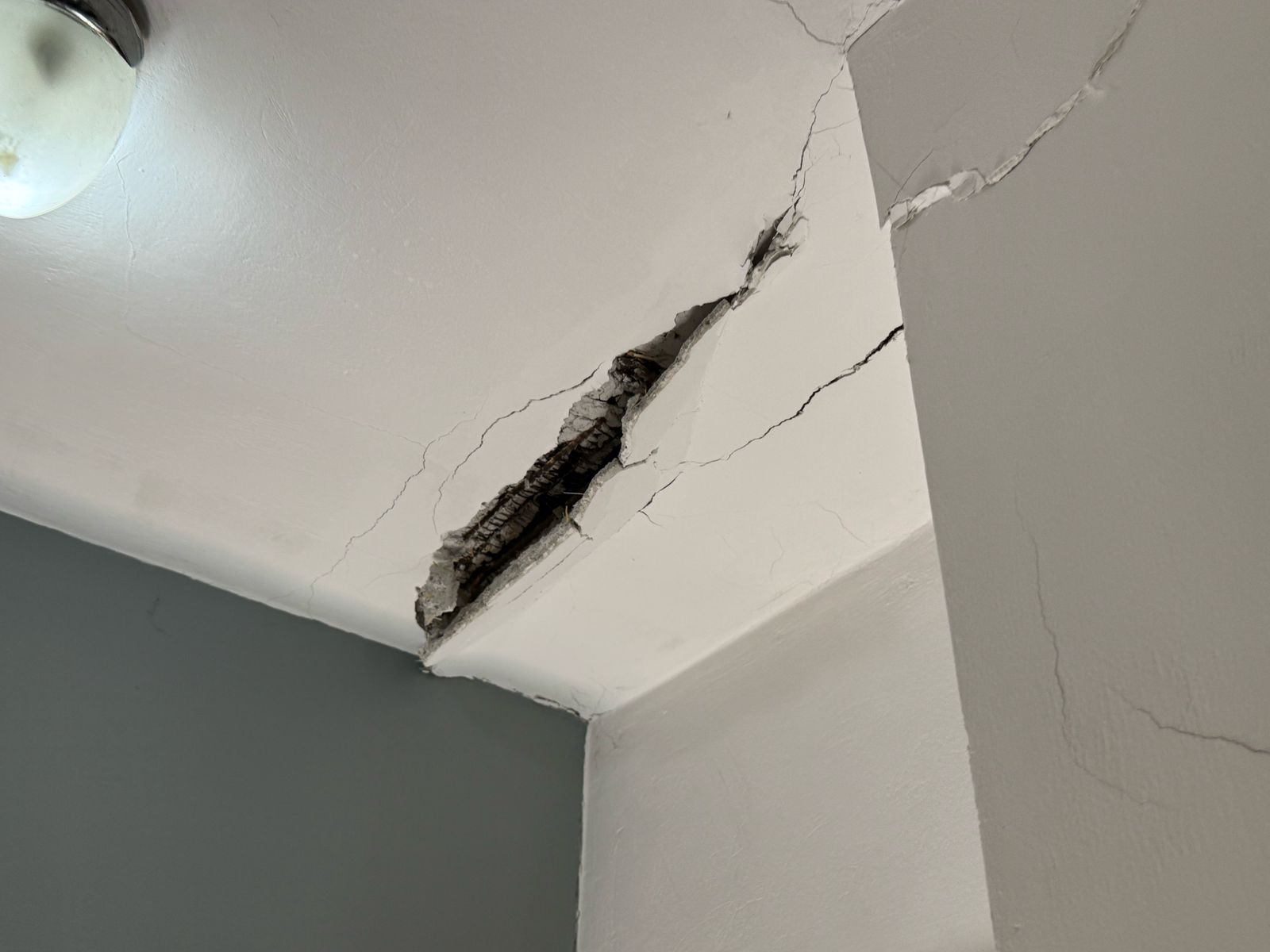 Κλιμάκιο της Διεύθυνσης Αποκατάστασης Επιπτώσεων Φυσικών Καταστροφών στην Εύβοια