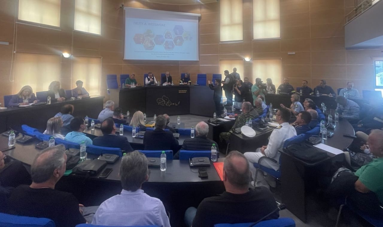 Ευρεία σύσκεψη υπό τον Υφυπουργό Κλιματικής Κρίσης και Πολιτικής Προστασίας, Ευάγγελο Τουρνά, για την προετοιμασία της αντιπυρικής περιόδου στην Περιφέρεια Θεσσαλίας